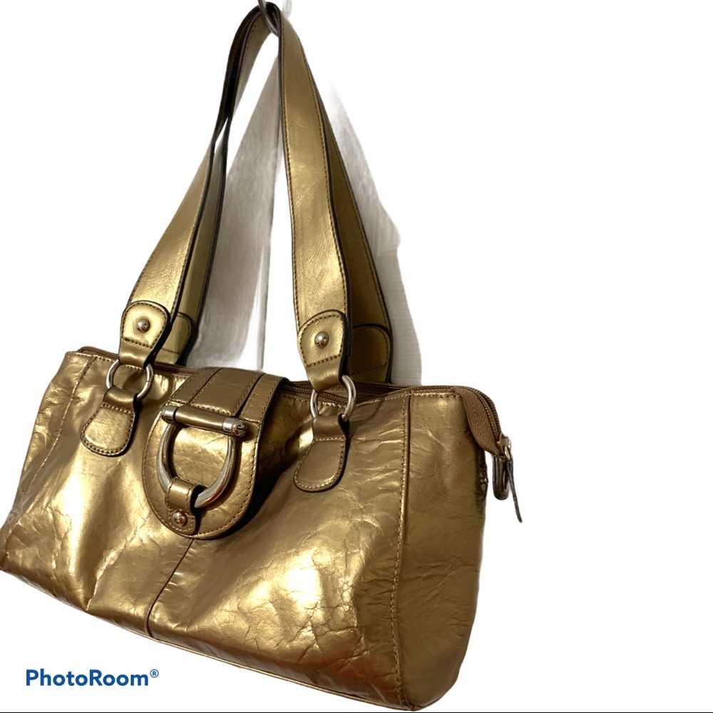 Gold shoulder bag. In great shape